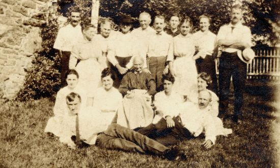 Discover Your Roots: The Best Apps to Track Your Family Tree